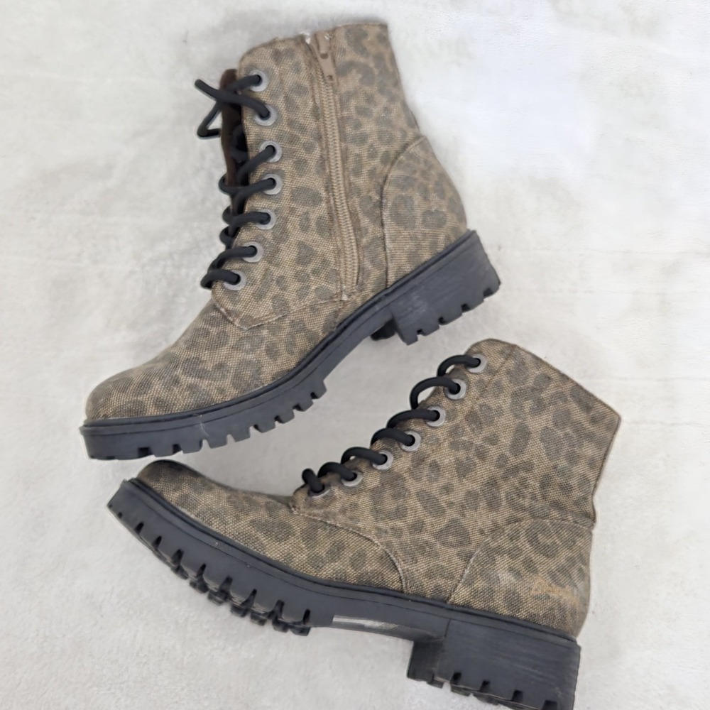 Blowfish Malibu Reilly Combat Boots‎ Sz 6 Brown Leopard Print Lace Up Streetwear